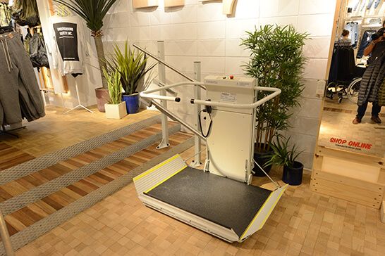 004010021122delta platform stairlift-2-9