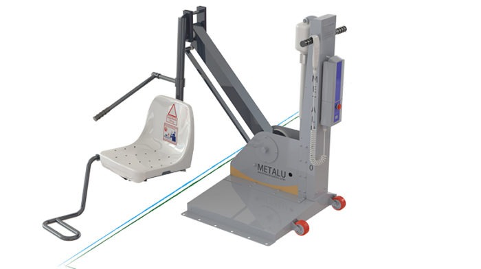 Elevador-de-bateria-fijo-desmontable-para-piscina-01_METALU-600-700x392