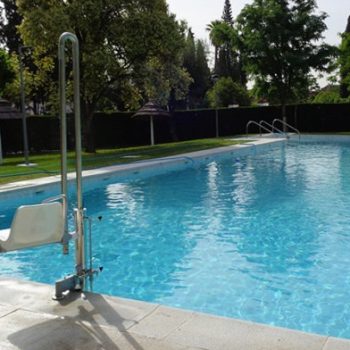 Elevador-hidraulico-portatil-para-piscina-5_METALU-PK-700x392-1-qaznanm2pdfd09r2zozspw8vse11amcbbuixva9pv0