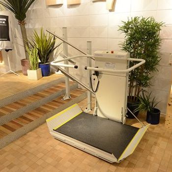 004010021122delta platform stairlift-2-9