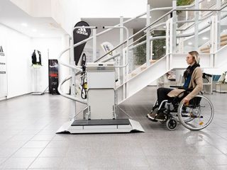 Stratos plataforma salvaescaleras curvas