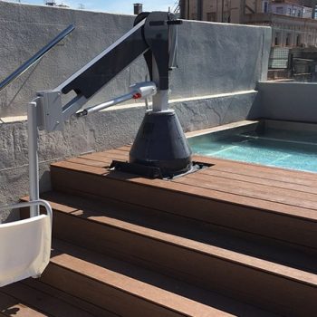 Elevador-de-bateria-para-piscina-2